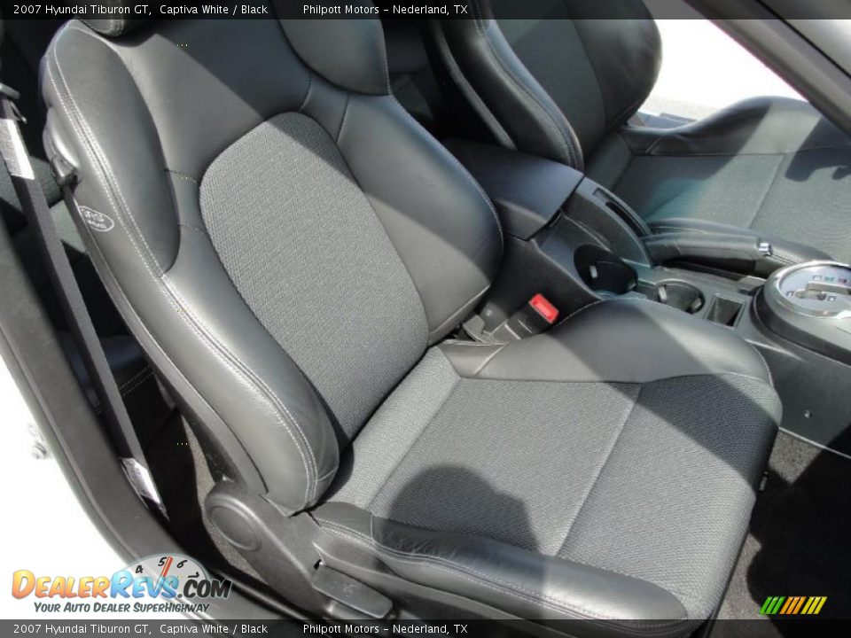 2007 Hyundai Tiburon GT Captiva White / Black Photo #31