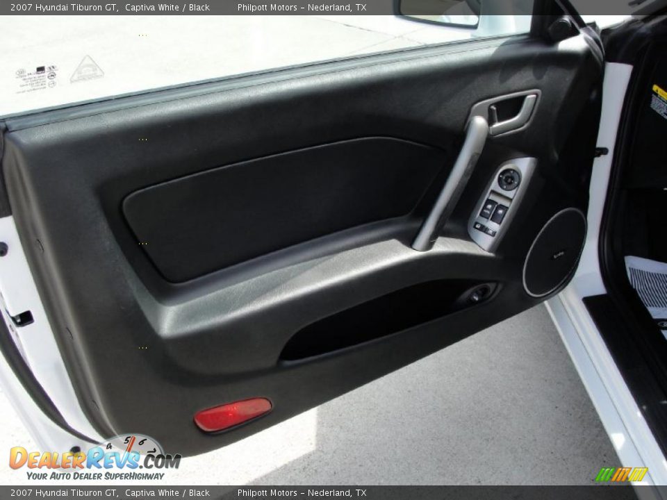 2007 Hyundai Tiburon GT Captiva White / Black Photo #36