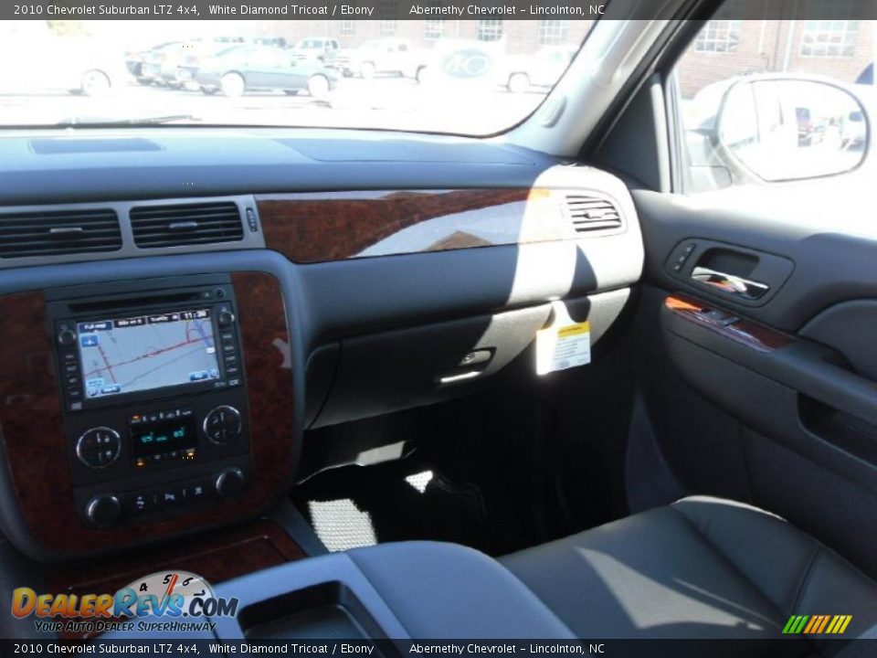 2010 Chevrolet Suburban LTZ 4x4 White Diamond Tricoat / Ebony Photo #17