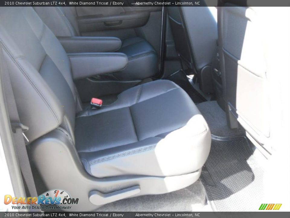 2010 Chevrolet Suburban LTZ 4x4 White Diamond Tricoat / Ebony Photo #19