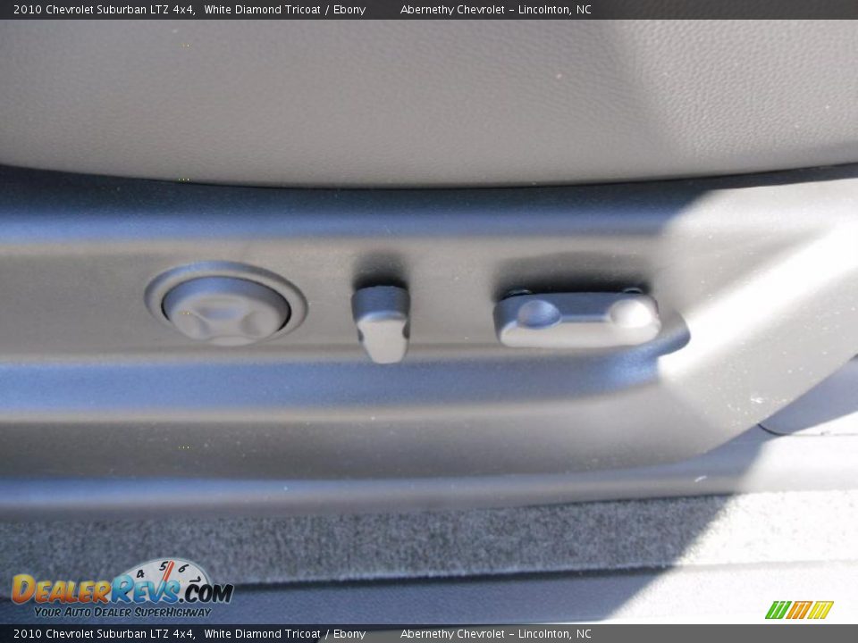 2010 Chevrolet Suburban LTZ 4x4 White Diamond Tricoat / Ebony Photo #21