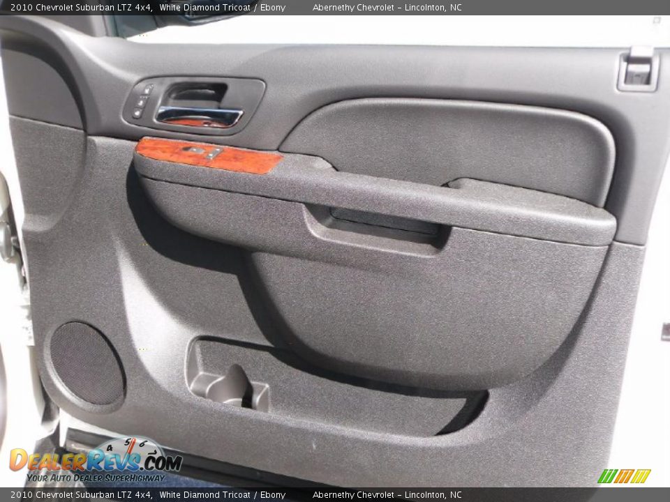 2010 Chevrolet Suburban LTZ 4x4 White Diamond Tricoat / Ebony Photo #22
