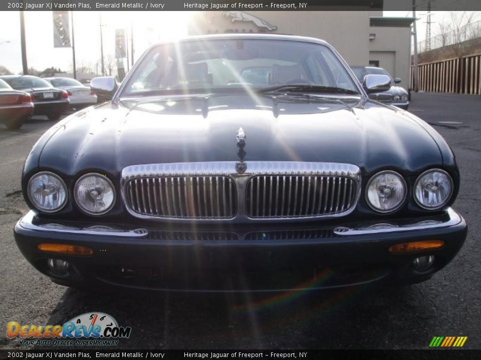 2002 Jaguar XJ Vanden Plas Emerald Metallic / Ivory Photo #2