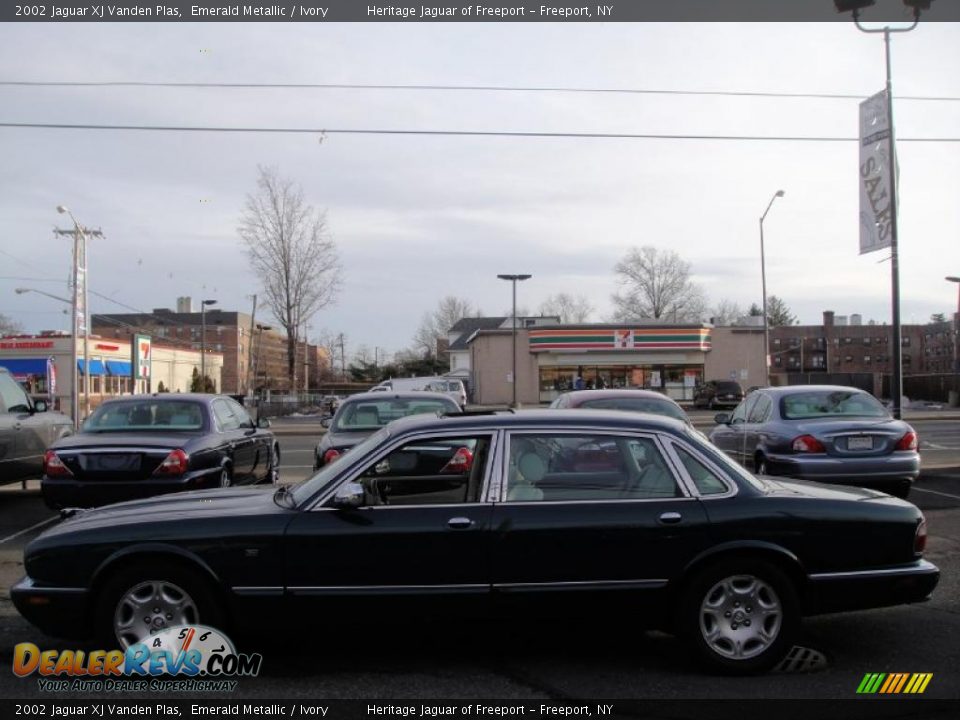 2002 Jaguar XJ Vanden Plas Emerald Metallic / Ivory Photo #3