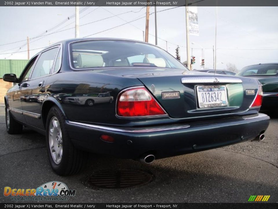 2002 Jaguar XJ Vanden Plas Emerald Metallic / Ivory Photo #4