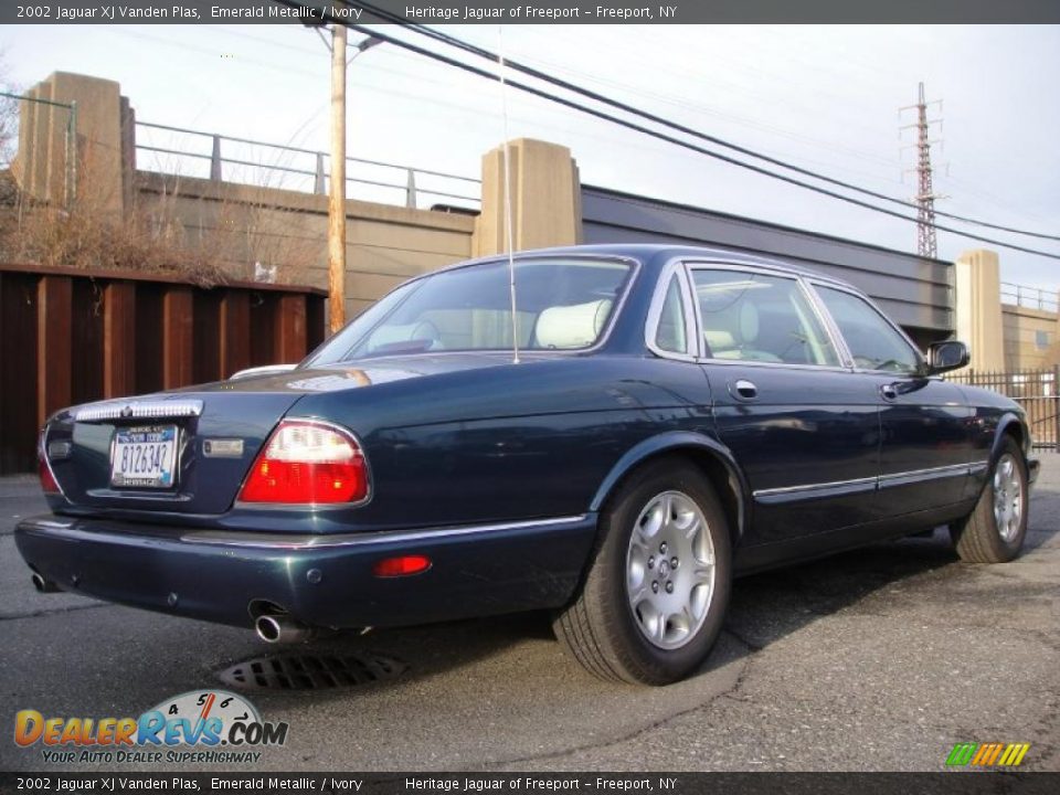 2002 Jaguar XJ Vanden Plas Emerald Metallic / Ivory Photo #6