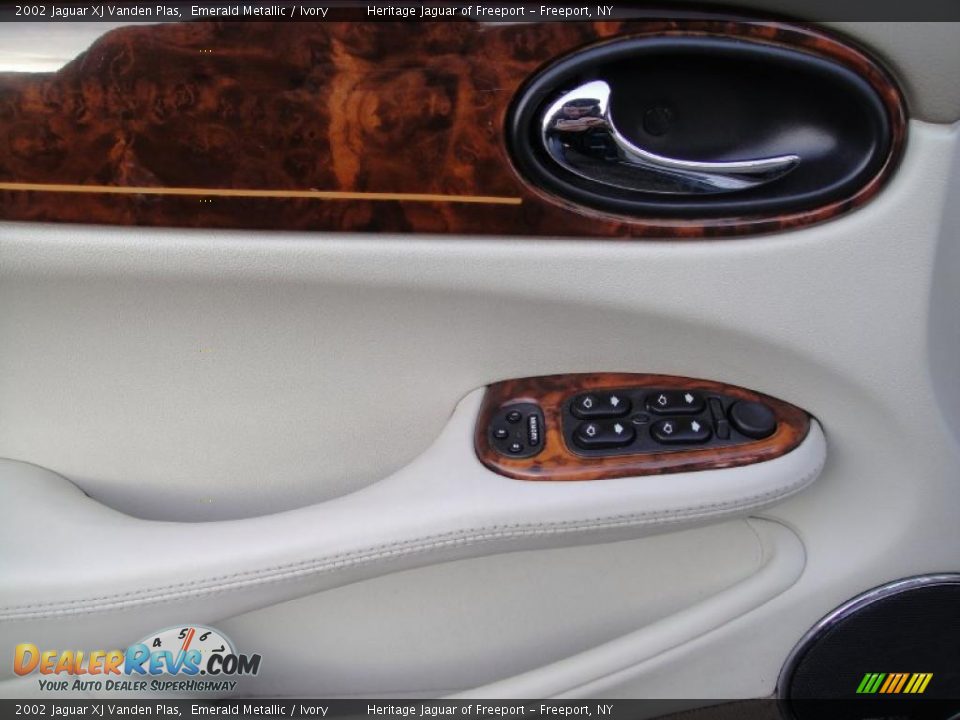 2002 Jaguar XJ Vanden Plas Emerald Metallic / Ivory Photo #10