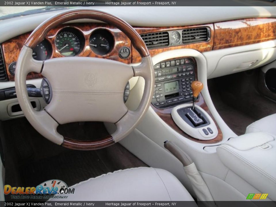 2002 Jaguar XJ Vanden Plas Emerald Metallic / Ivory Photo #14