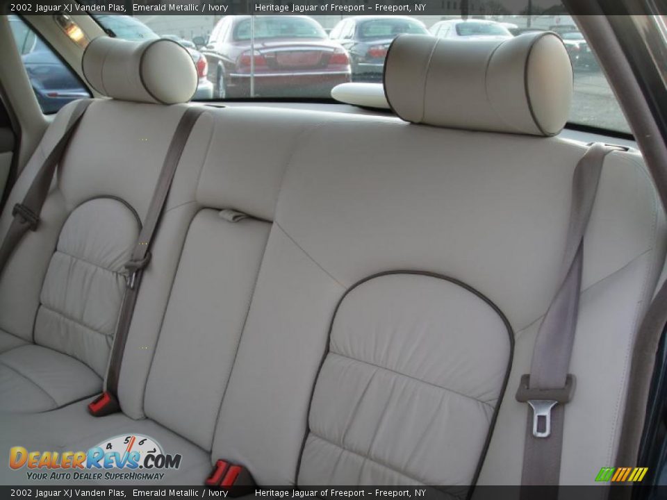 2002 Jaguar XJ Vanden Plas Emerald Metallic / Ivory Photo #16