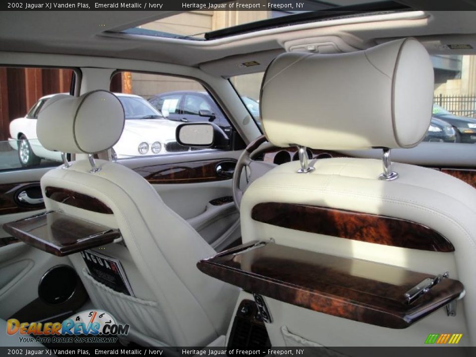 2002 Jaguar XJ Vanden Plas Emerald Metallic / Ivory Photo #22