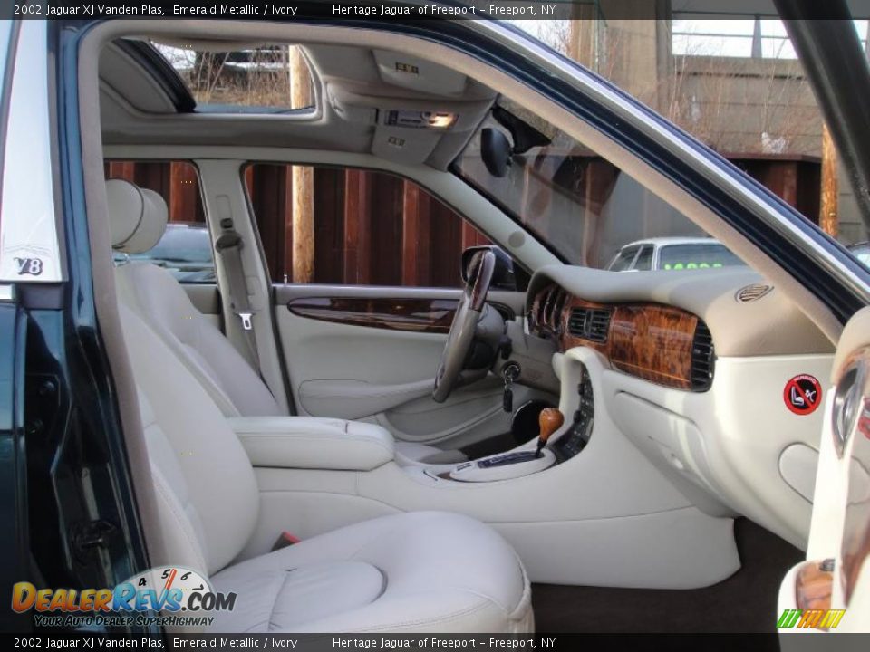2002 Jaguar XJ Vanden Plas Emerald Metallic / Ivory Photo #25