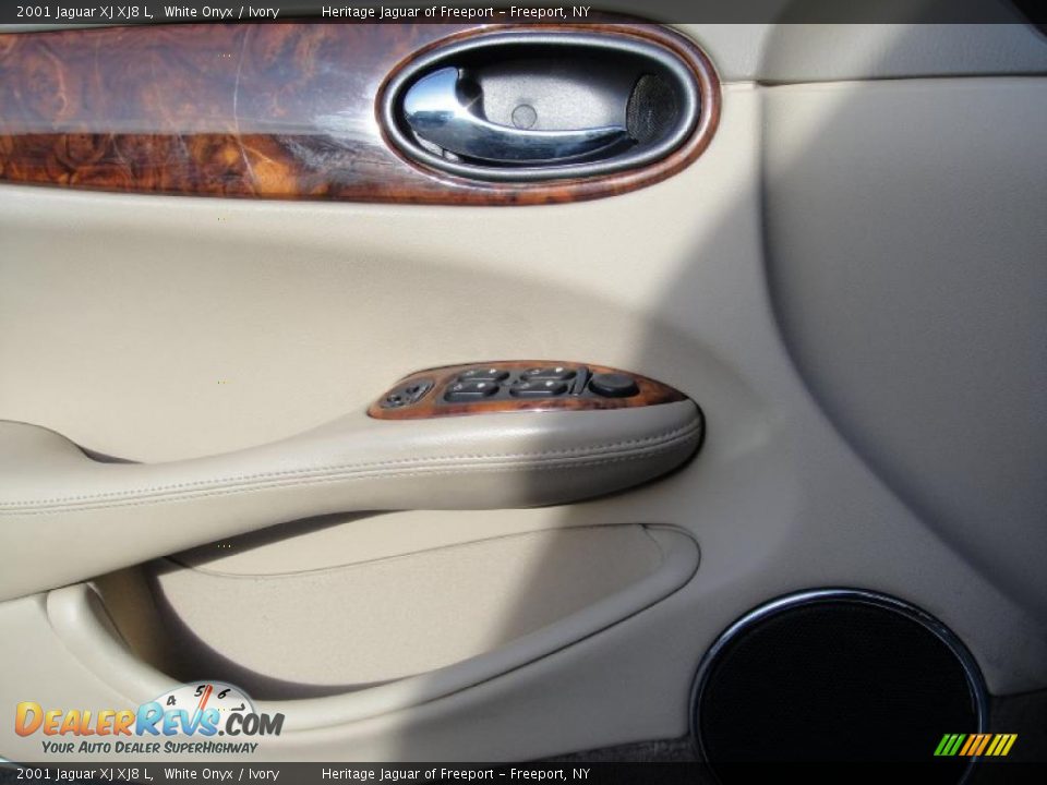 2001 Jaguar XJ XJ8 L White Onyx / Ivory Photo #11
