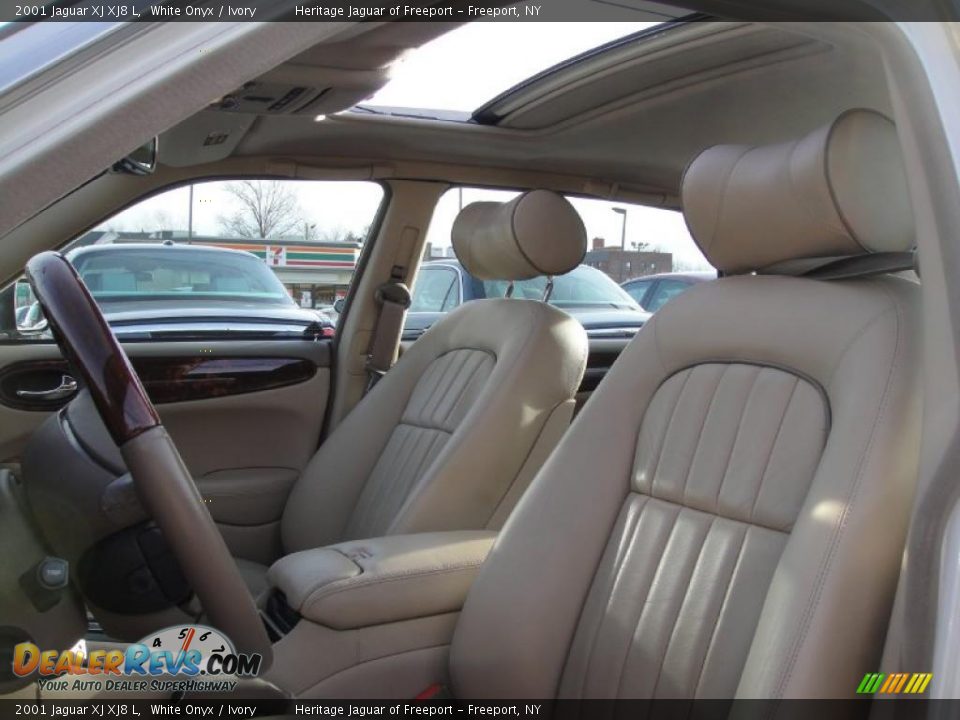 2001 Jaguar XJ XJ8 L White Onyx / Ivory Photo #12