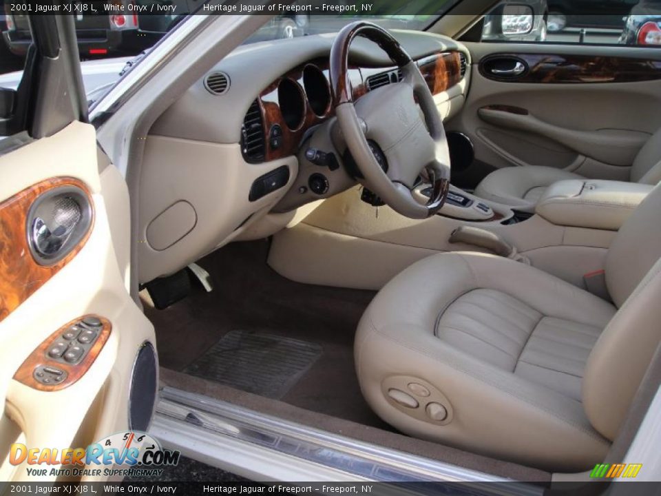 2001 Jaguar XJ XJ8 L White Onyx / Ivory Photo #13