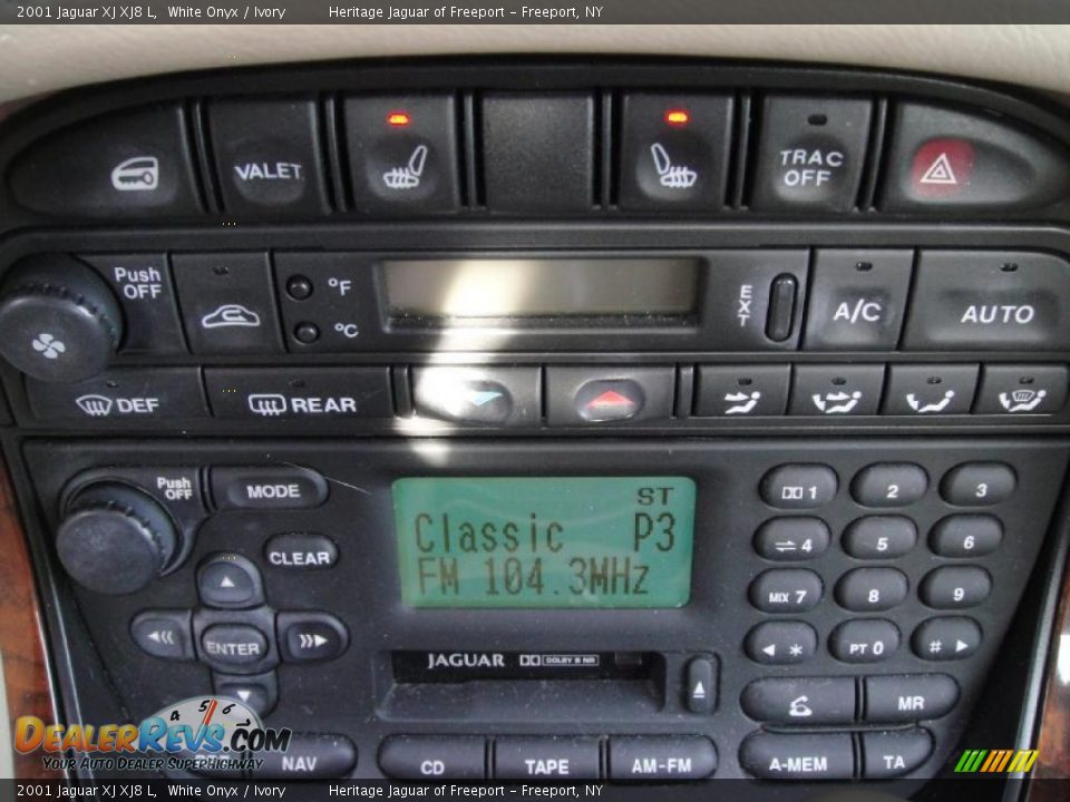 2001 Jaguar XJ XJ8 L White Onyx / Ivory Photo #28