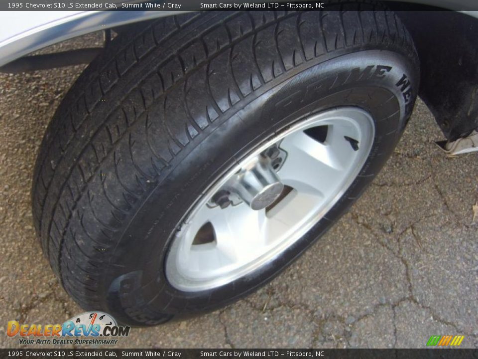 1995 Chevrolet S10 LS Extended Cab Summit White / Gray Photo #16