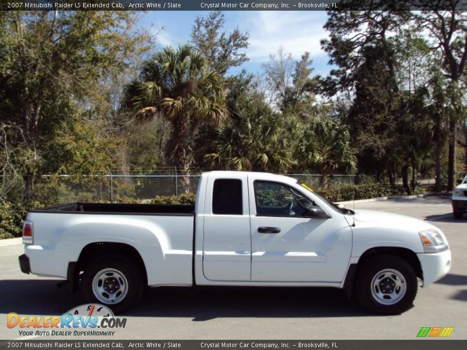 2007 Mitsubishi Raider LS Extended Cab Arctic White / Slate Photo #9