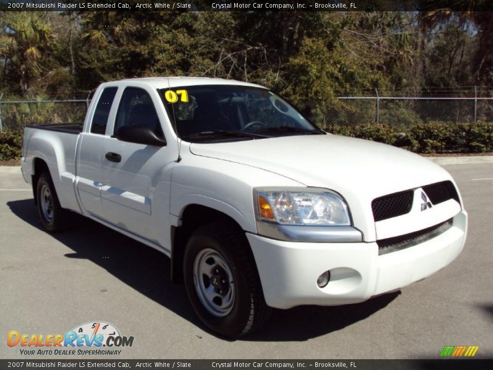 2007 Mitsubishi Raider LS Extended Cab Arctic White / Slate Photo #10