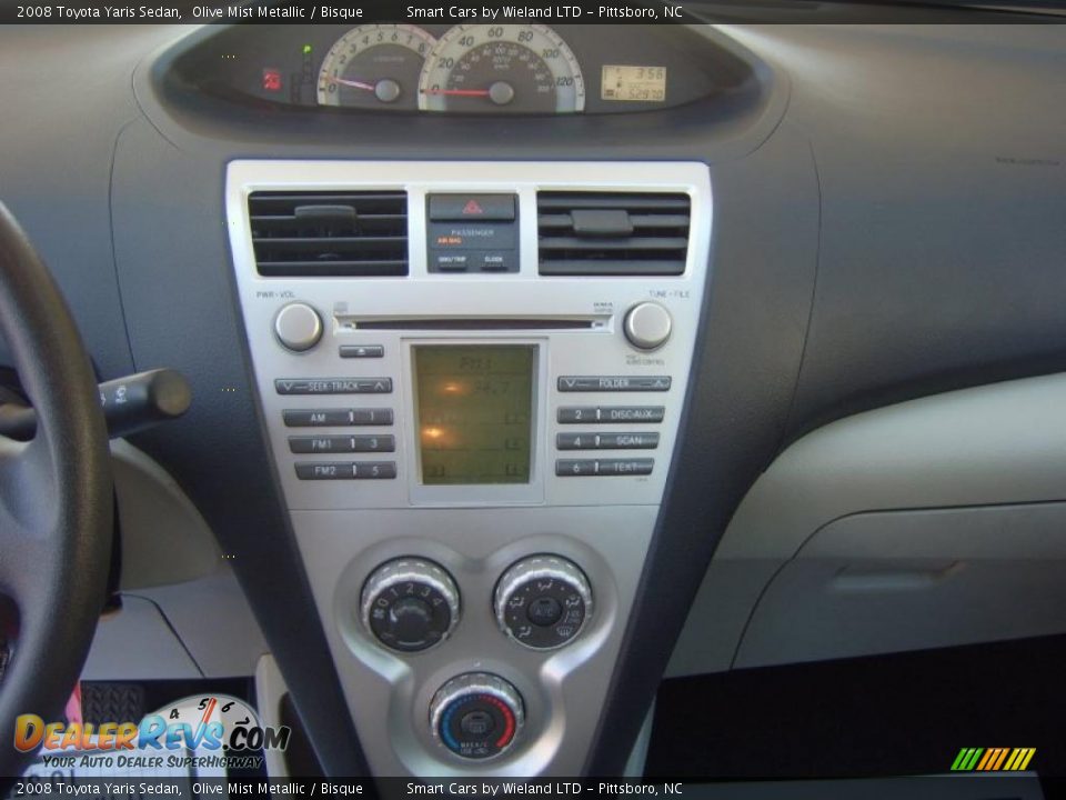 2008 Toyota Yaris Sedan Olive Mist Metallic / Bisque Photo #16