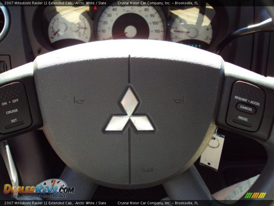 2007 Mitsubishi Raider LS Extended Cab Arctic White / Slate Photo #20