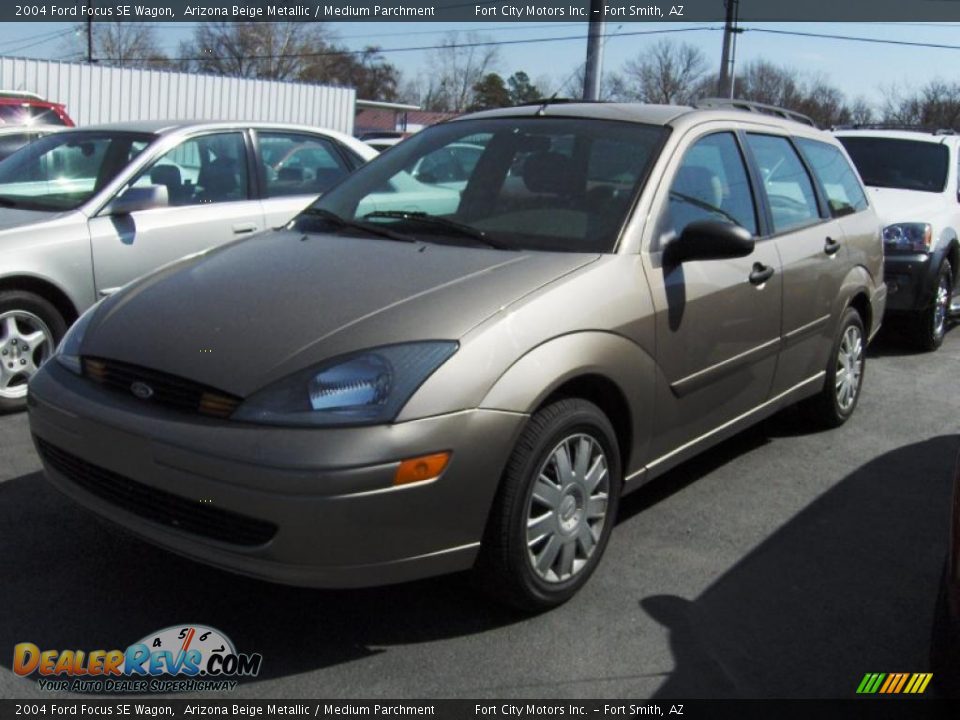 2004 Ford Focus SE Wagon Arizona Beige Metallic / Medium Parchment Photo #1