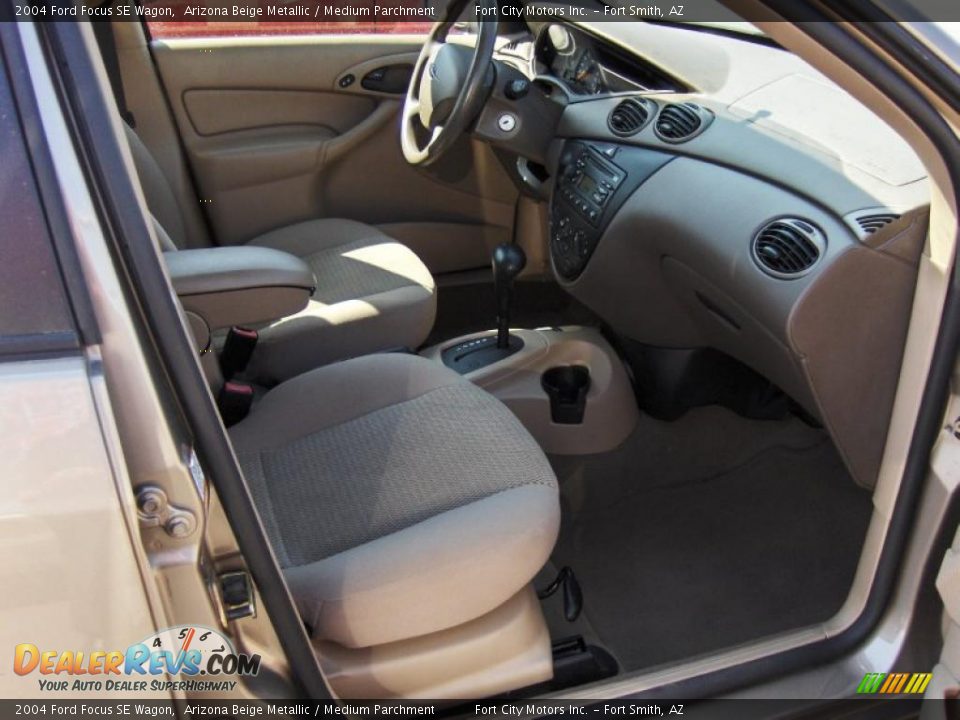 2004 Ford Focus SE Wagon Arizona Beige Metallic / Medium Parchment Photo #6