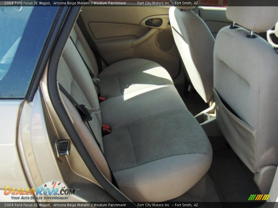 2004 Ford Focus SE Wagon Arizona Beige Metallic / Medium Parchment Photo #7