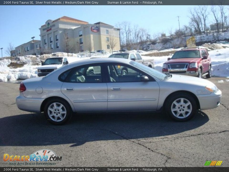 2006 Ford Taurus SE Silver Frost Metallic / Medium/Dark Flint Grey Photo #2