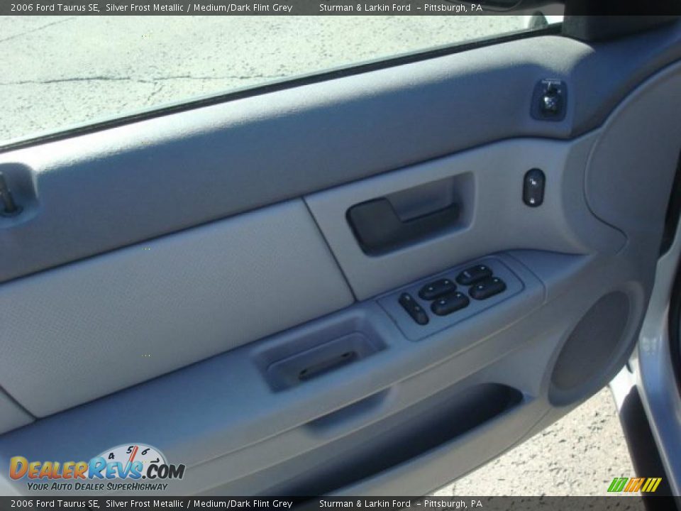 2006 Ford Taurus SE Silver Frost Metallic / Medium/Dark Flint Grey Photo #14