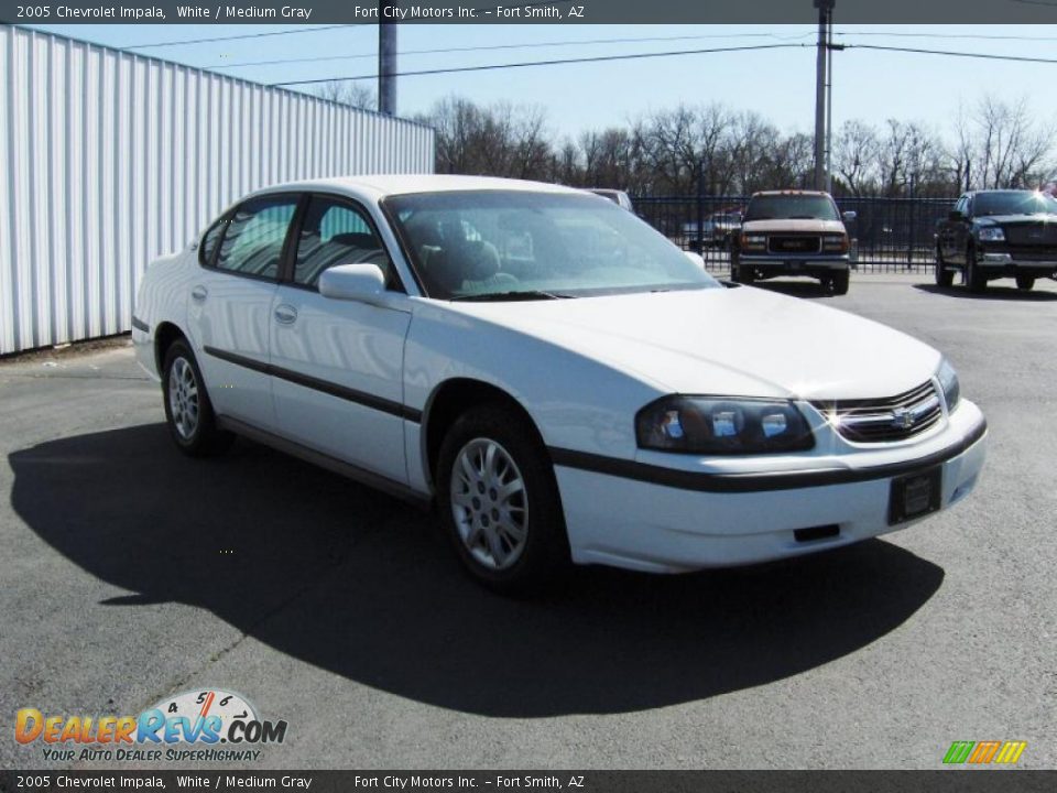 2005 Chevrolet Impala White / Medium Gray Photo #4