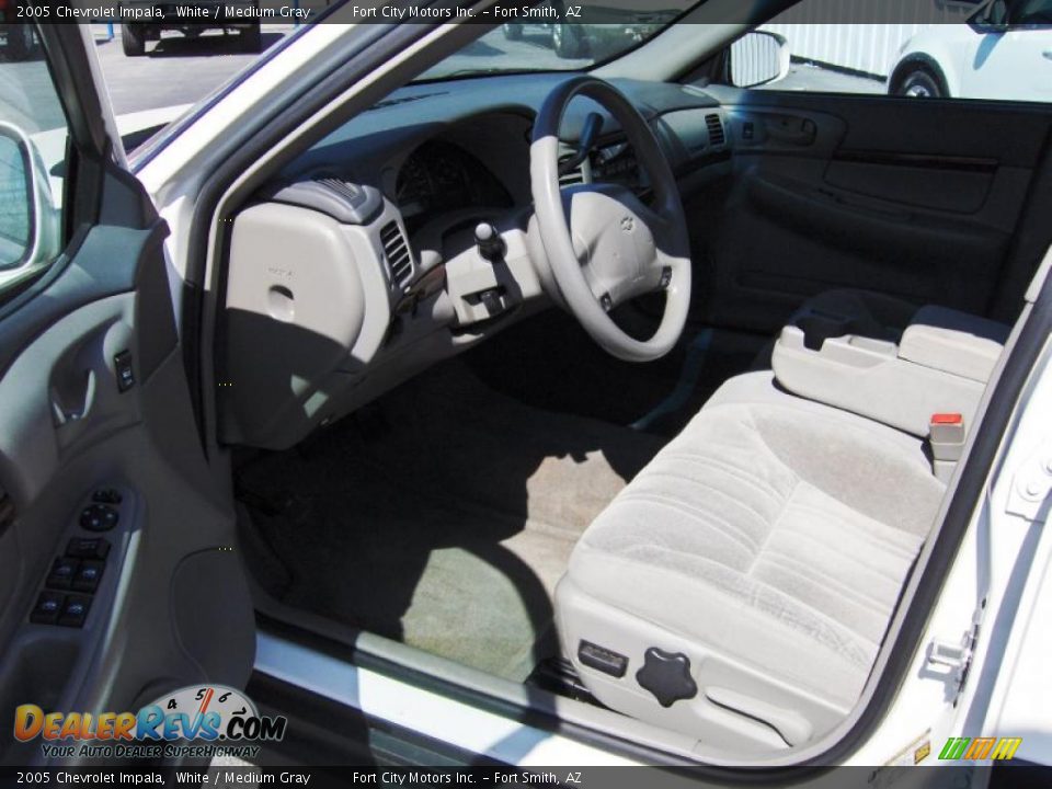 2005 Chevrolet Impala White / Medium Gray Photo #5