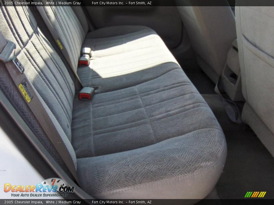 2005 Chevrolet Impala White / Medium Gray Photo #7