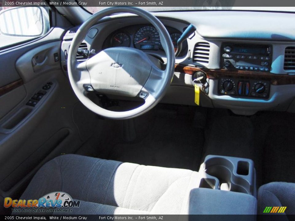 2005 Chevrolet Impala White / Medium Gray Photo #8