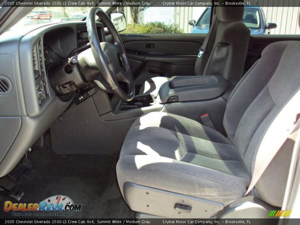 2005 Chevrolet Silverado 1500 LS Crew Cab 4x4 Summit White / Medium Gray Photo #4