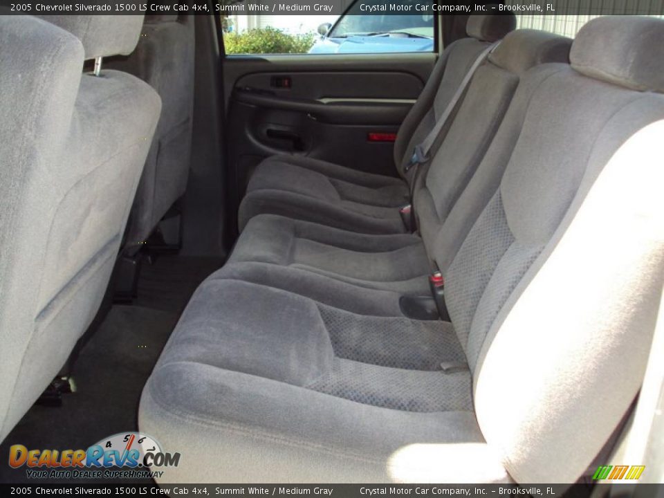 2005 Chevrolet Silverado 1500 LS Crew Cab 4x4 Summit White / Medium Gray Photo #5
