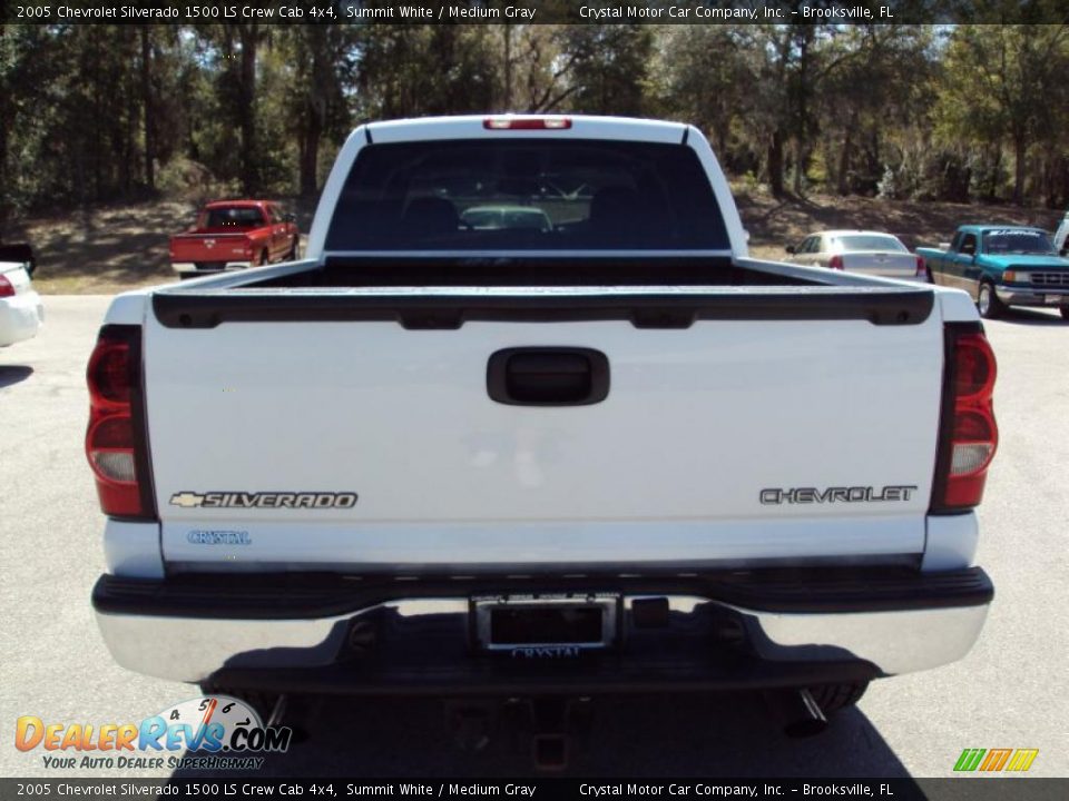 2005 Chevrolet Silverado 1500 LS Crew Cab 4x4 Summit White / Medium Gray Photo #7