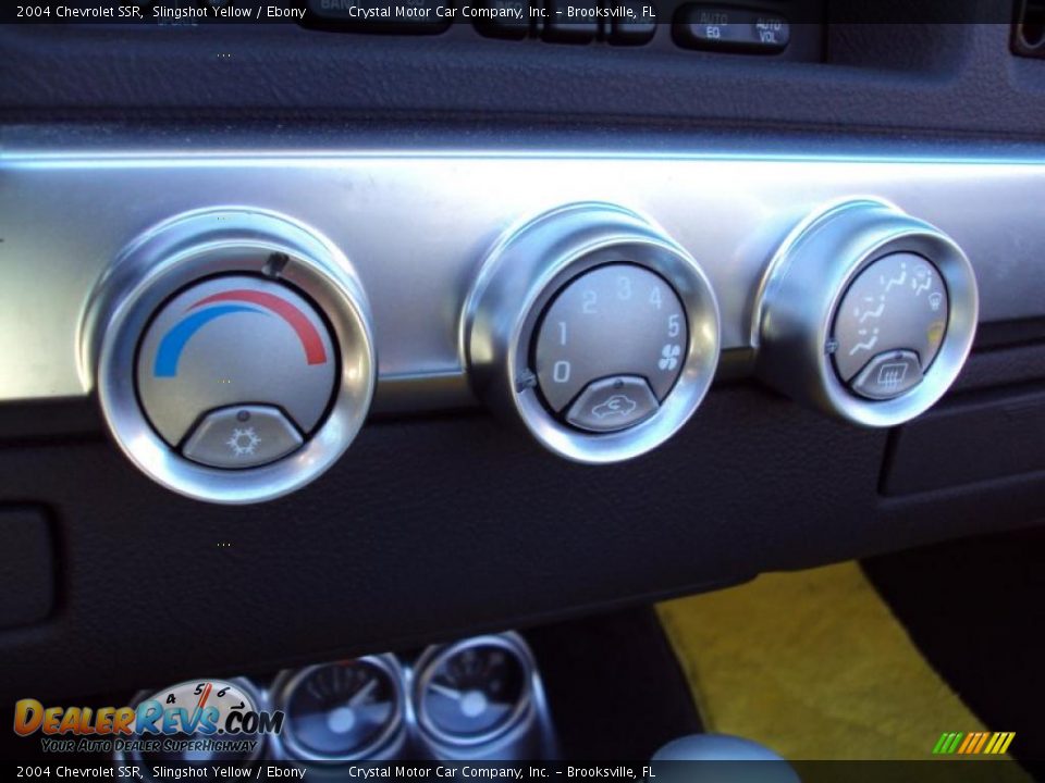 2004 Chevrolet SSR Slingshot Yellow / Ebony Photo #19