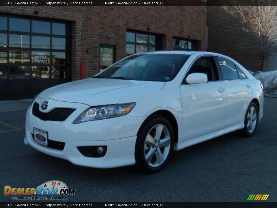 2010 Toyota Camry SE Super White / Dark Charcoal Photo #1