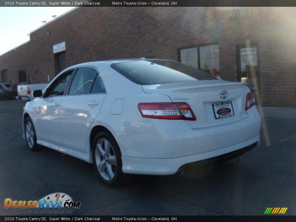 2010 Toyota Camry SE Super White / Dark Charcoal Photo #3