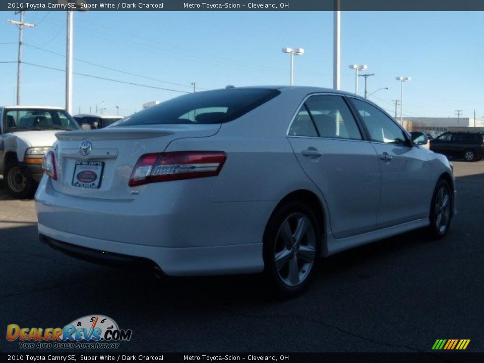 2010 Toyota Camry SE Super White / Dark Charcoal Photo #5