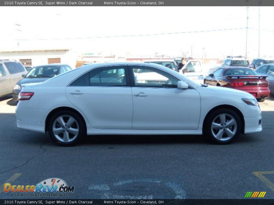 2010 Toyota Camry SE Super White / Dark Charcoal Photo #6
