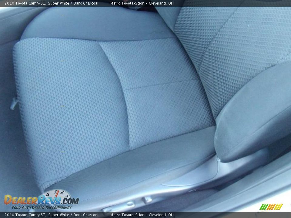 2010 Toyota Camry SE Super White / Dark Charcoal Photo #9