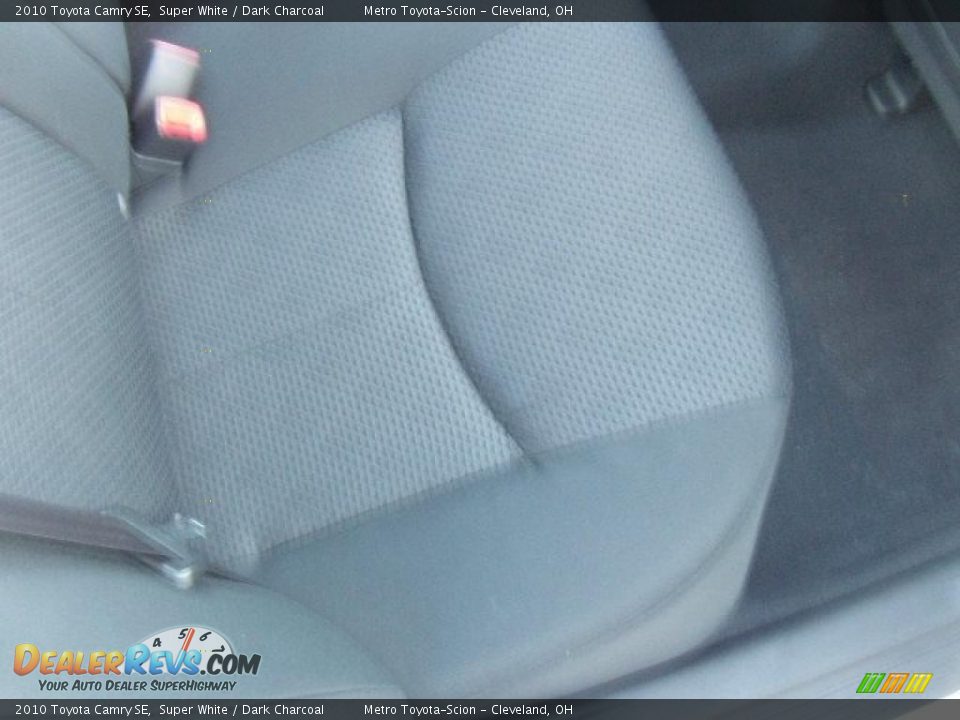 2010 Toyota Camry SE Super White / Dark Charcoal Photo #11