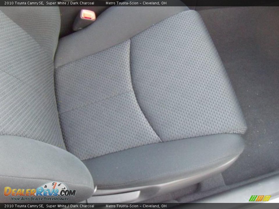 2010 Toyota Camry SE Super White / Dark Charcoal Photo #12