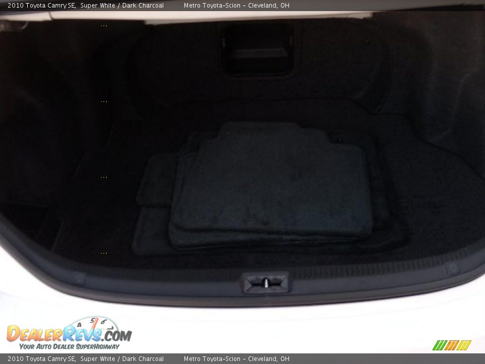 2010 Toyota Camry SE Super White / Dark Charcoal Photo #13