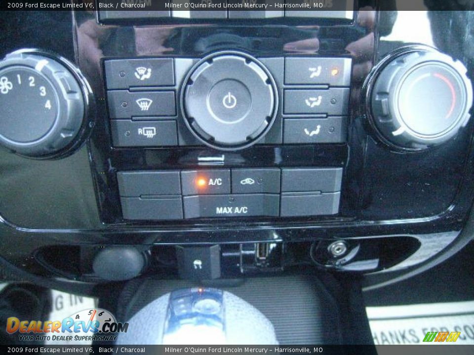 2009 Ford Escape Limited V6 Black / Charcoal Photo #25