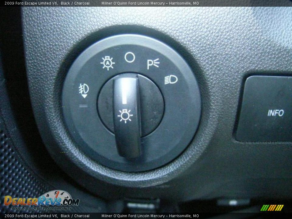 2009 Ford Escape Limited V6 Black / Charcoal Photo #32