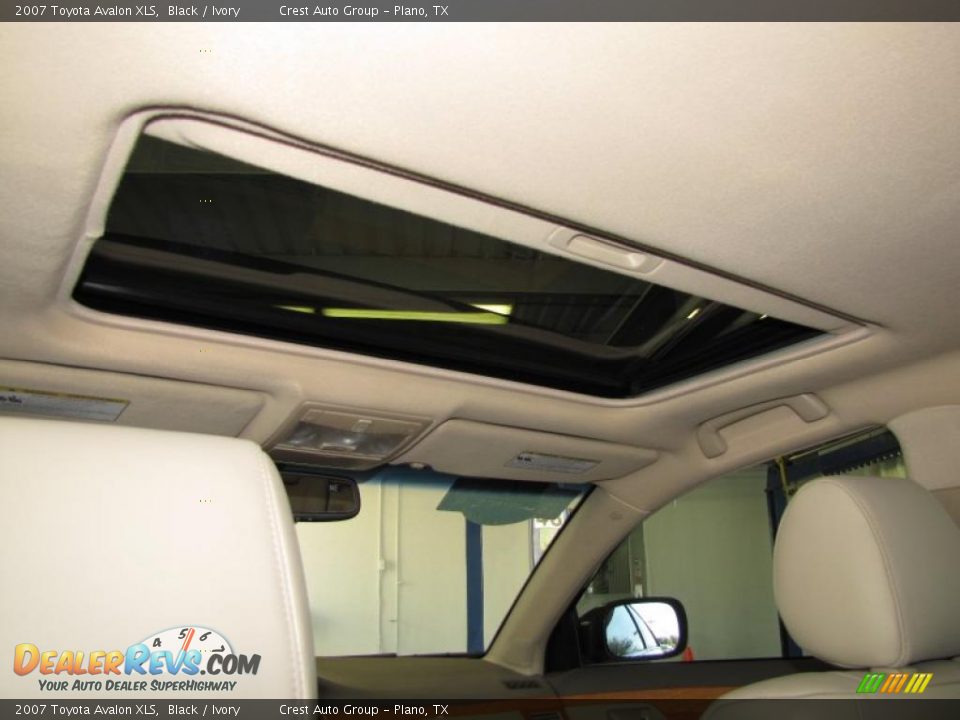 2007 Toyota Avalon XLS Black / Ivory Photo #17