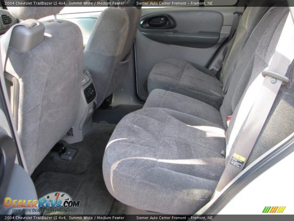2004 Chevrolet TrailBlazer LS 4x4 Summit White / Medium Pewter Photo #9