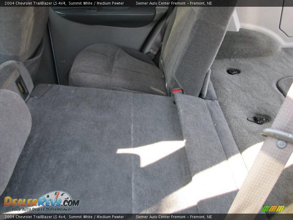 2004 Chevrolet TrailBlazer LS 4x4 Summit White / Medium Pewter Photo #13
